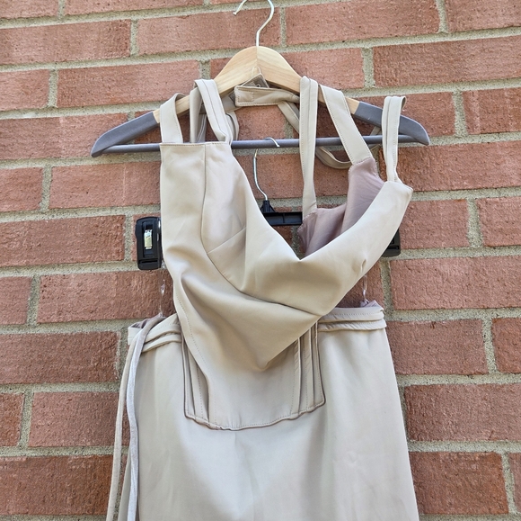 Elegant Cream Midi Dress - Picture 5 of 7